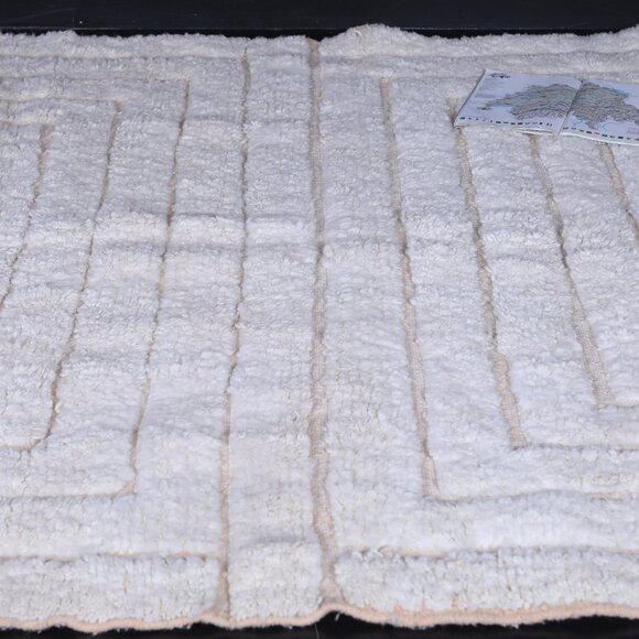 Modern Berber – Handwoven Wool Moroccan Rug - 8.2ftx5ft - Picture 3 of 5